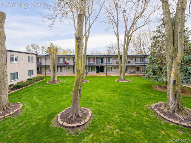 3433 Hillside Drive, Royal Oak, MI 48073