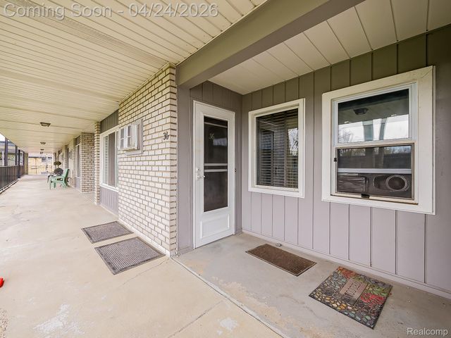 3433 Hillside Drive, Royal Oak, MI 48073