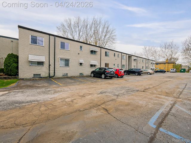 3433 Hillside Drive, Royal Oak, MI 48073