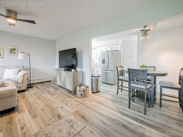 3433 Hillside Drive, Royal Oak, MI 48073