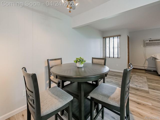 3433 Hillside Drive, Royal Oak, MI 48073