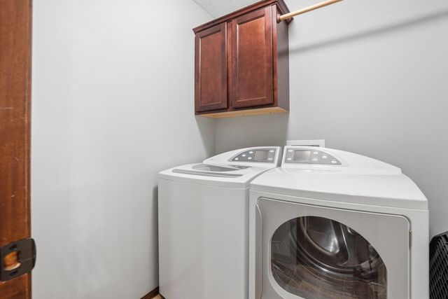 2615 N Woodridge Ct, Wichita, KS 67226