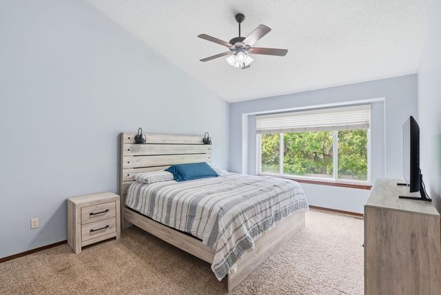 2615 N Woodridge Ct, Wichita, KS 67226