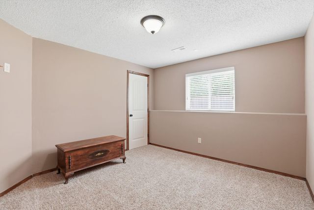 2615 N Woodridge Ct, Wichita, KS 67226
