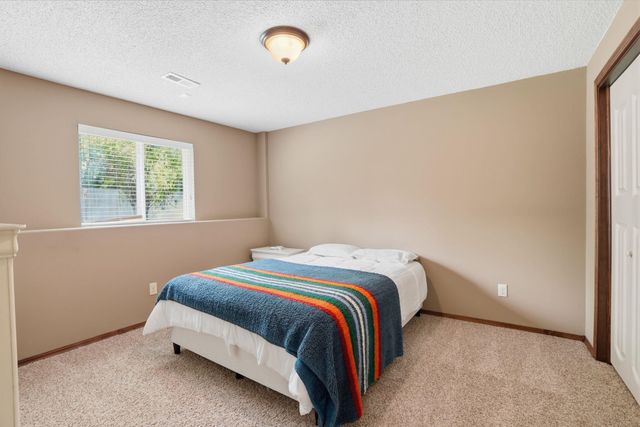 2615 N Woodridge Ct, Wichita, KS 67226