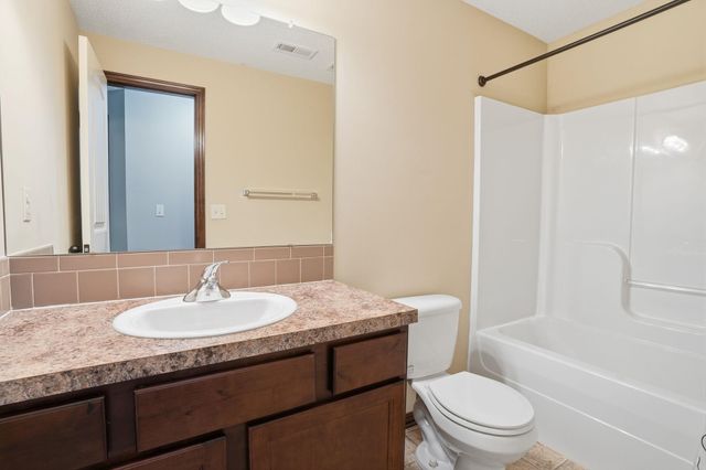 2615 N Woodridge Ct, Wichita, KS 67226