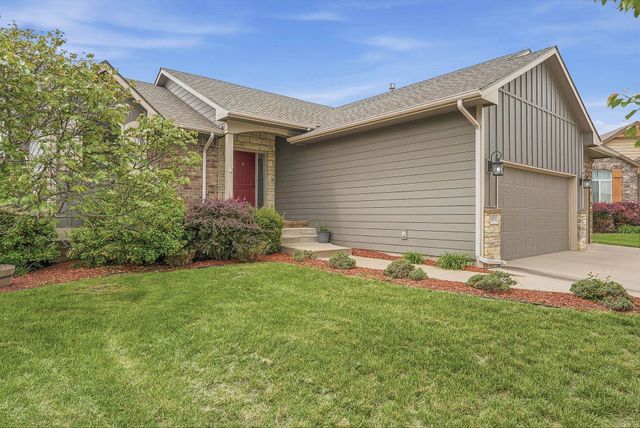 2615 N Woodridge Ct, Wichita, KS 67226