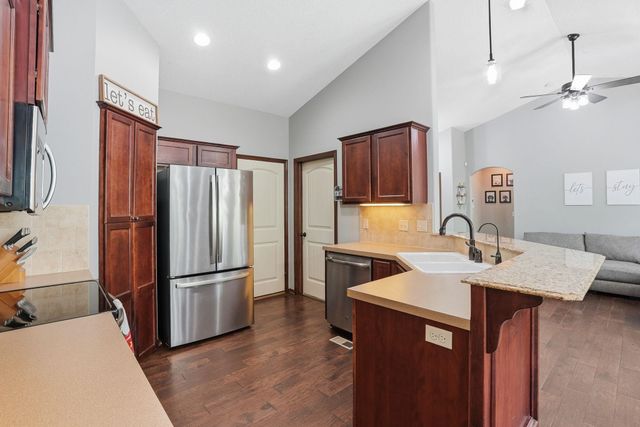 2615 N Woodridge Ct, Wichita, KS 67226