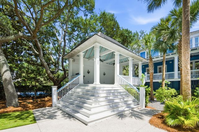 2824 Middle Street, Sullivans Island, SC 29482