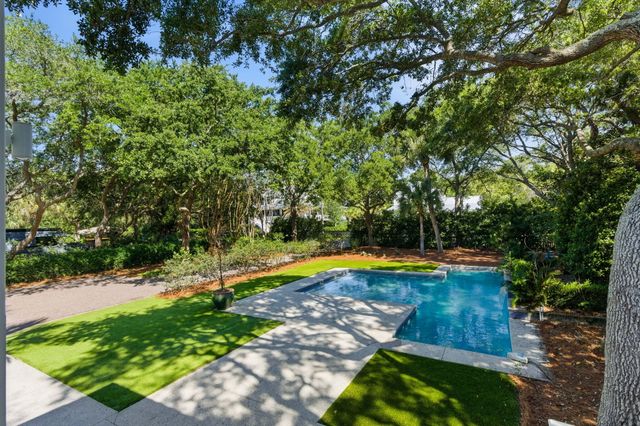 2824 Middle Street, Sullivans Island, SC 29482
