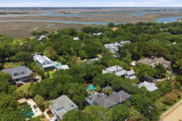 2824 Middle Street, Sullivans Island, SC 29482