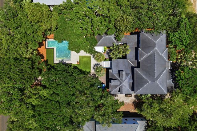 2824 Middle Street, Sullivans Island, SC 29482