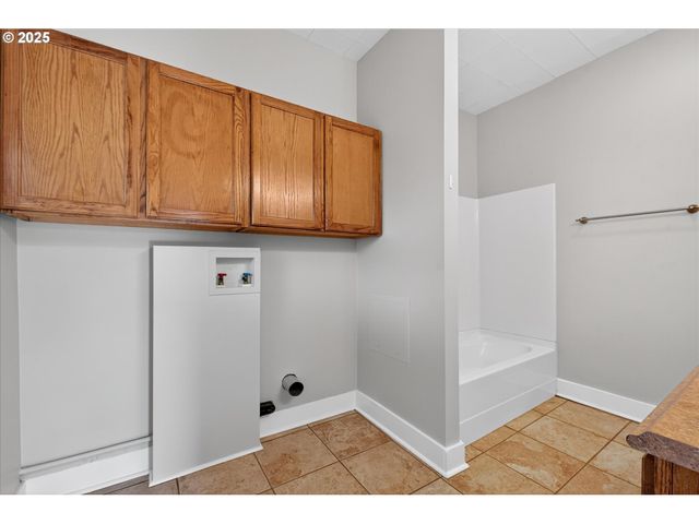 2645 9TH St, Baker City, OR 97814