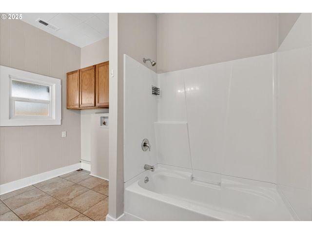 2645 9TH St, Baker City, OR 97814