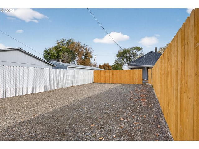 2645 9TH St, Baker City, OR 97814