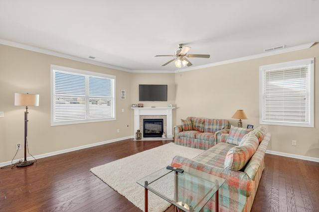 4056 Cannonsgate Ln, Murfreesboro, TN 37128