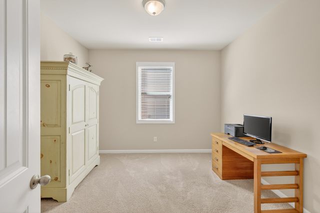 4056 Cannonsgate Ln, Murfreesboro, TN 37128