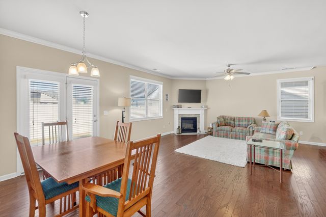 4056 Cannonsgate Ln, Murfreesboro, TN 37128