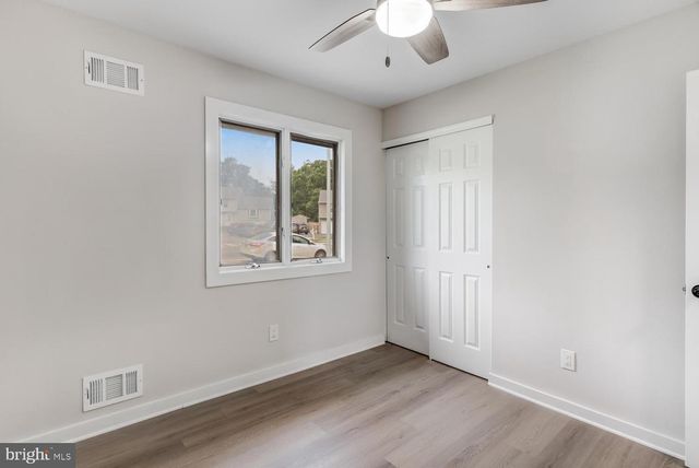 56 GEORGETOWN BLVD, Barnegat, NJ 08005