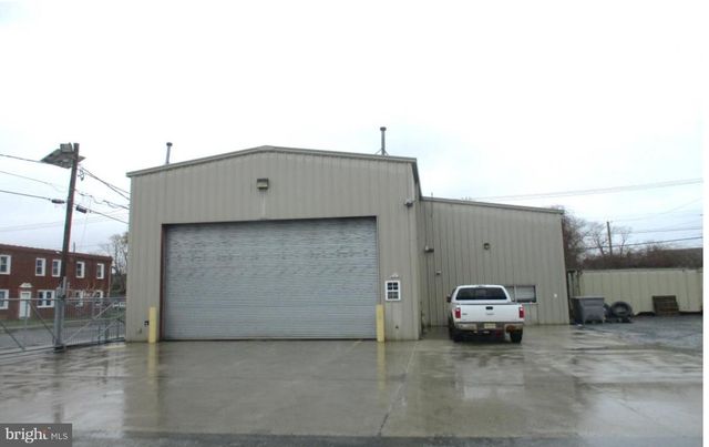 907 SYLVAN ST, Camden, NJ 08104