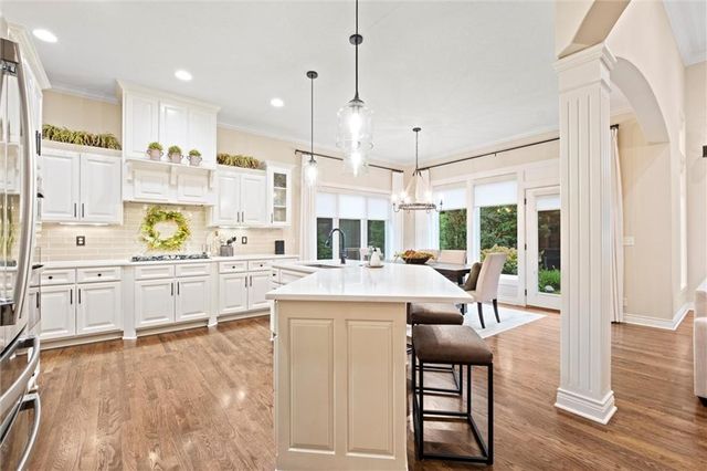 16336 Nieman Road, Overland Park, KS 66221