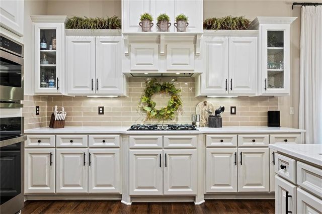 16336 Nieman Road, Overland Park, KS 66221