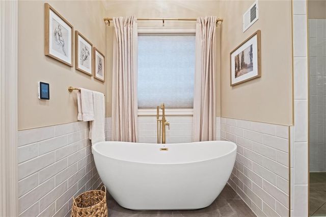 16336 Nieman Road, Overland Park, KS 66221