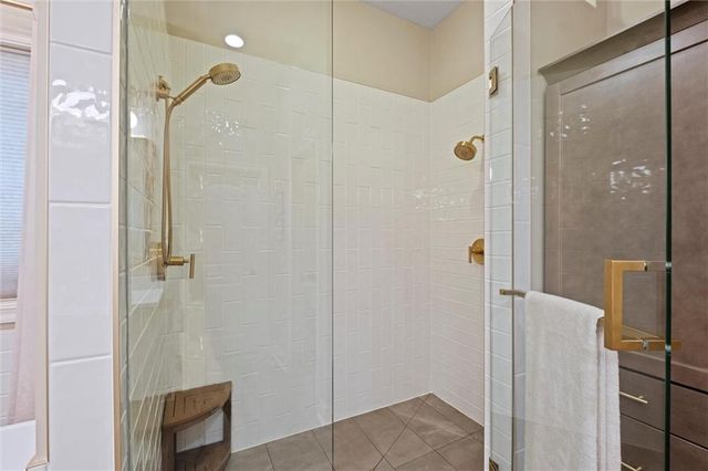 16336 Nieman Road, Overland Park, KS 66221