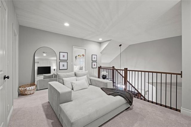 16336 Nieman Road, Overland Park, KS 66221