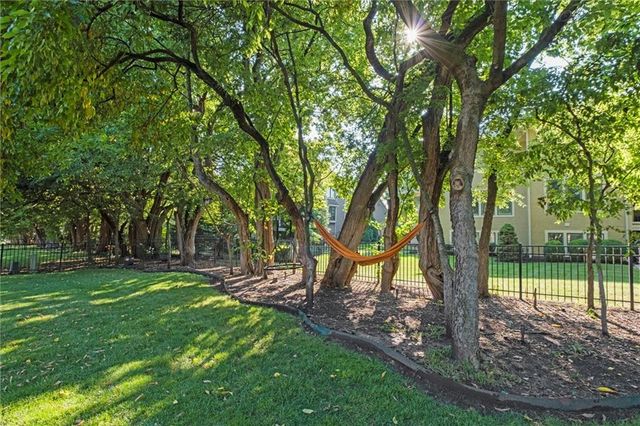 16336 Nieman Road, Overland Park, KS 66221