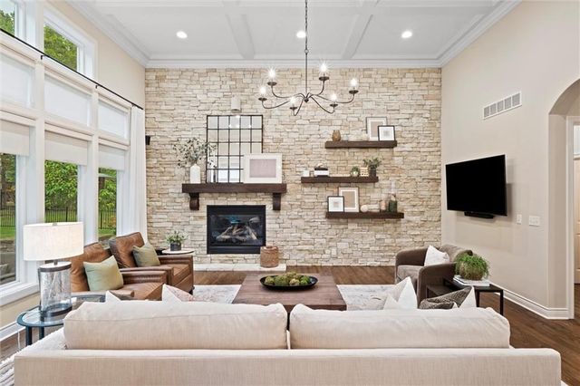 16336 Nieman Road, Overland Park, KS 66221