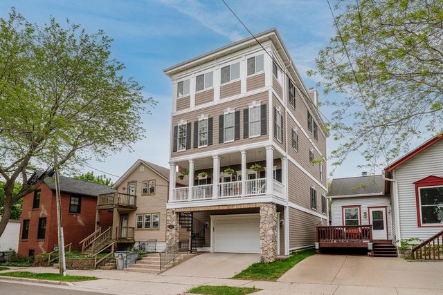 2425 S Superior STREET, Milwaukee, WI 53207