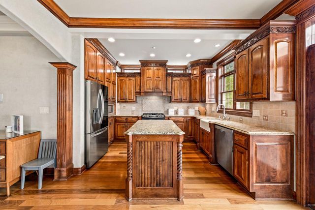 2425 S Superior STREET, Milwaukee, WI 53207