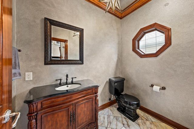 2425 S Superior STREET, Milwaukee, WI 53207
