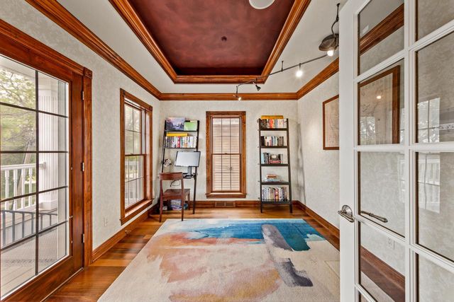 2425 S Superior STREET, Milwaukee, WI 53207