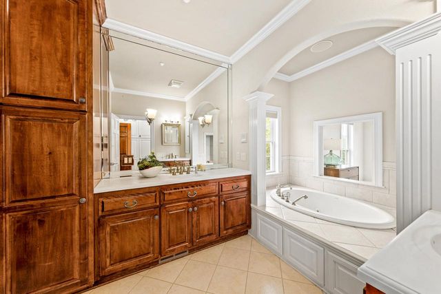 2425 S Superior STREET, Milwaukee, WI 53207