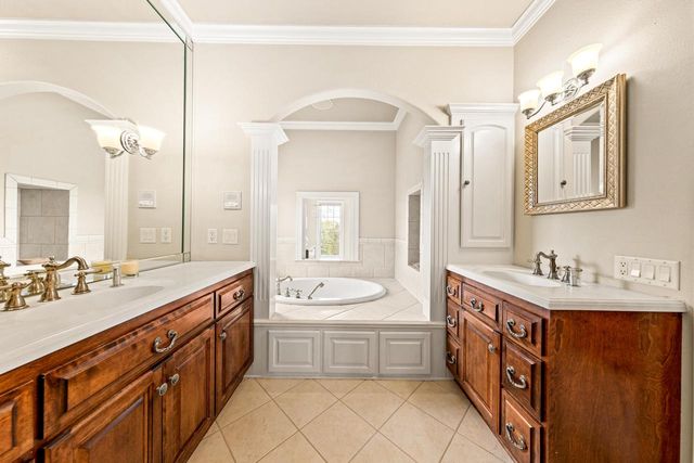 2425 S Superior STREET, Milwaukee, WI 53207