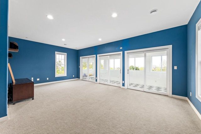2425 S Superior STREET, Milwaukee, WI 53207