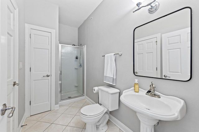 2425 S Superior STREET, Milwaukee, WI 53207