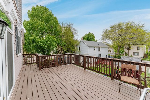 2425 S Superior STREET, Milwaukee, WI 53207