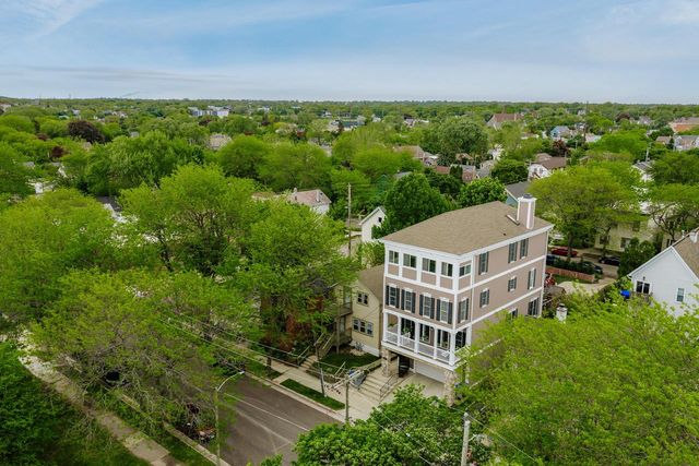 2425 S Superior STREET, Milwaukee, WI 53207