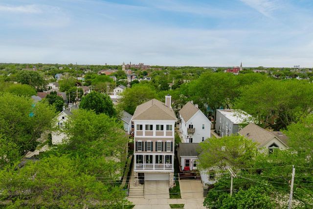 2425 S Superior STREET, Milwaukee, WI 53207