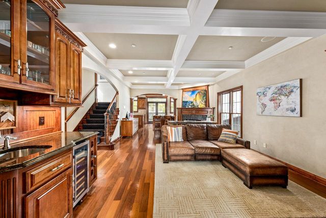 2425 S Superior STREET, Milwaukee, WI 53207