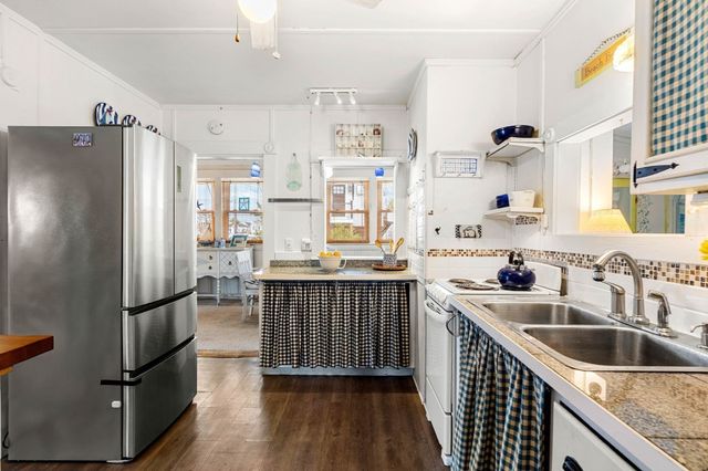 9 58th St, Newburyport, MA 01950