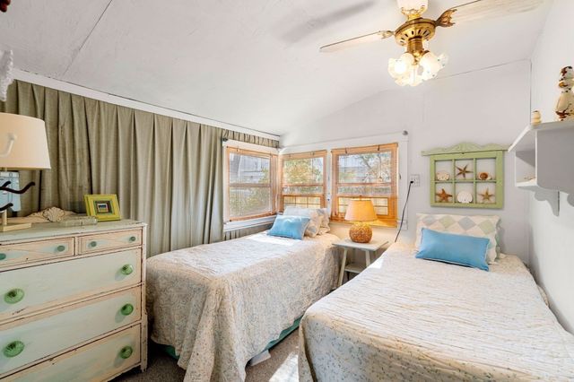 9 58th St, Newburyport, MA 01950
