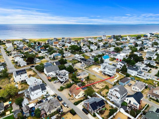 9 58th St, Newburyport, MA 01950