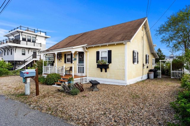 9 58th St, Newburyport, MA 01950