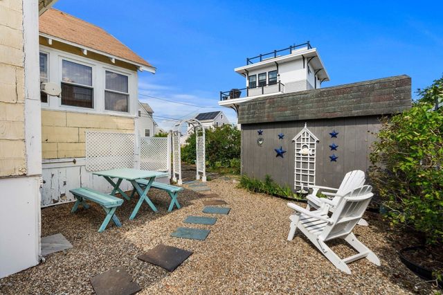 9 58th St, Newburyport, MA 01950