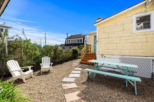 9 58th St, Newburyport, MA 01950