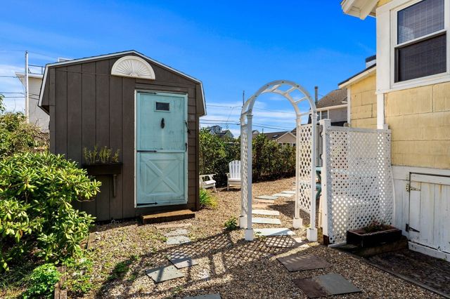 9 58th St, Newburyport, MA 01950